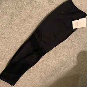 BRAND NEW FABLETICS LEGGINGS